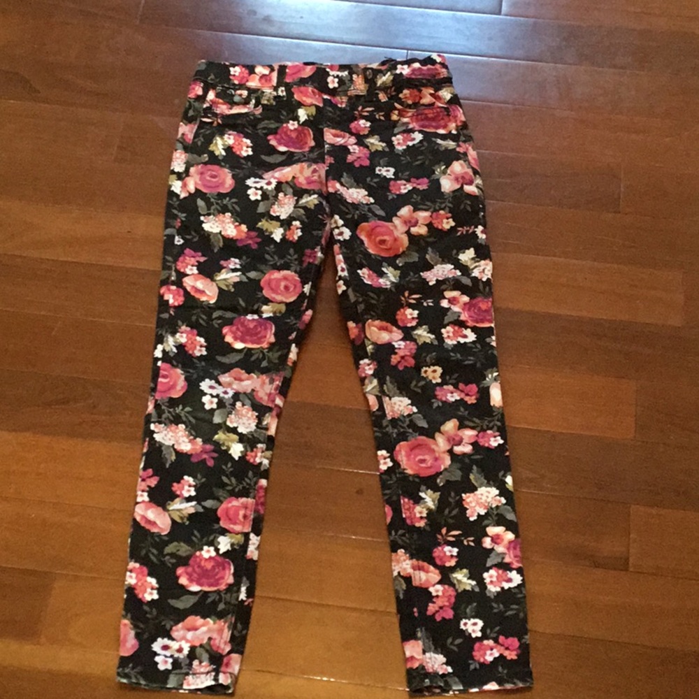 Black and Pink Rose Jeggings NWOT